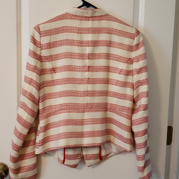 Skies are Blue Blazer - Picture 2 of 8